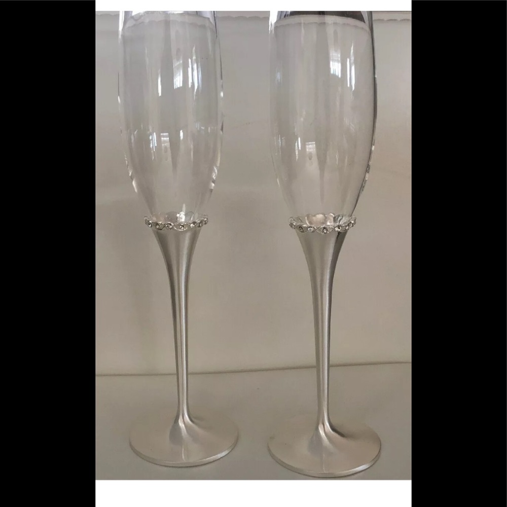 Papyrus wedding flutes and cake serving set